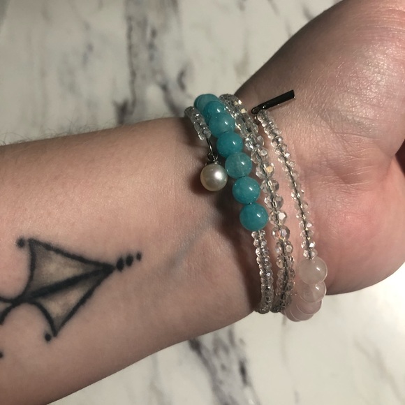 Vantel Pearls Bracelet - Picture 2 of 3